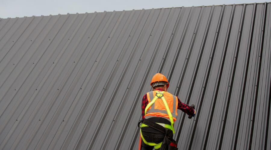 Expert Emergency Roof Repairs services in Clarendon Hills, IL
